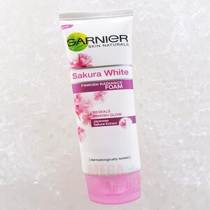Garnier Sakura White Foam 50gm